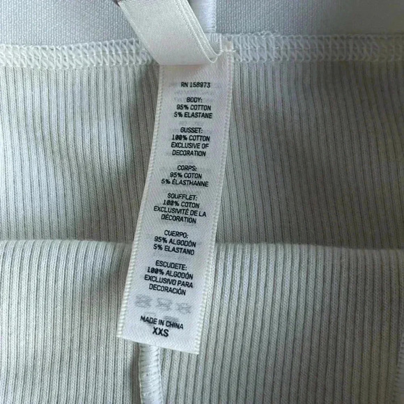 Skims - Picture 5 of 6